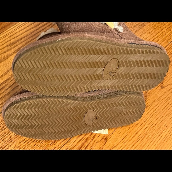 NWT Bearpaw Boots, Brown - Picture 4 of 4
